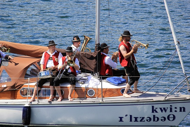 多个方面出 多个方面出