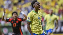 手的对决中 手的对决中